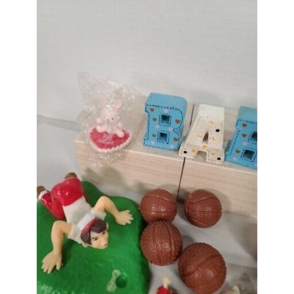 Vintage LOT of 40+ pcs. Hard Plastic Big Bird,golf,baby, Barbie, Bears,balls.... - Picture 11 of 11